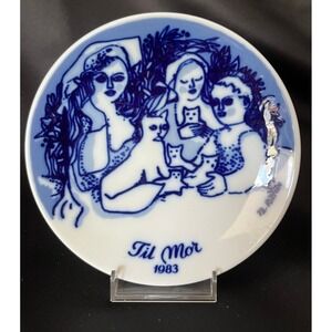 Porsgrund Norway 1983 Mother's Day Plate Mother and Kittens Kattemor T Ritter 5"